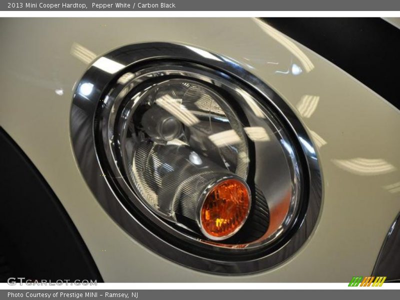 Pepper White / Carbon Black 2013 Mini Cooper Hardtop