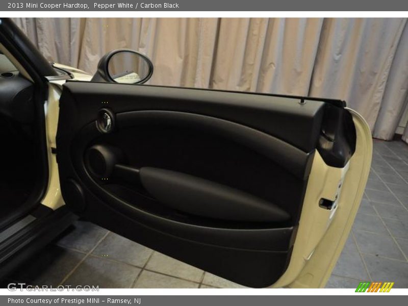 Pepper White / Carbon Black 2013 Mini Cooper Hardtop