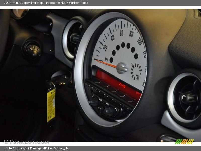 Pepper White / Carbon Black 2013 Mini Cooper Hardtop