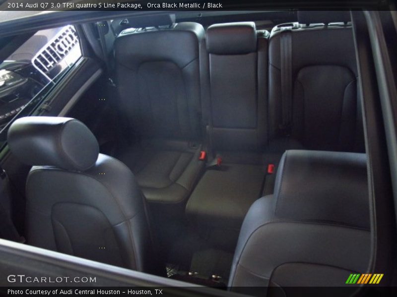 Rear Seat of 2014 Q7 3.0 TFSI quattro S Line Package