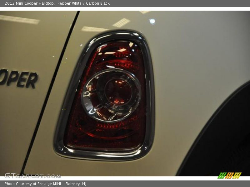 Pepper White / Carbon Black 2013 Mini Cooper Hardtop