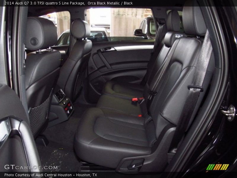 Rear Seat of 2014 Q7 3.0 TFSI quattro S Line Package