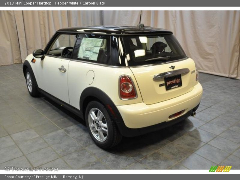 Pepper White / Carbon Black 2013 Mini Cooper Hardtop