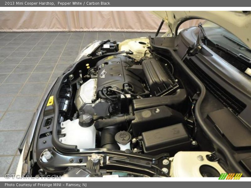 Pepper White / Carbon Black 2013 Mini Cooper Hardtop