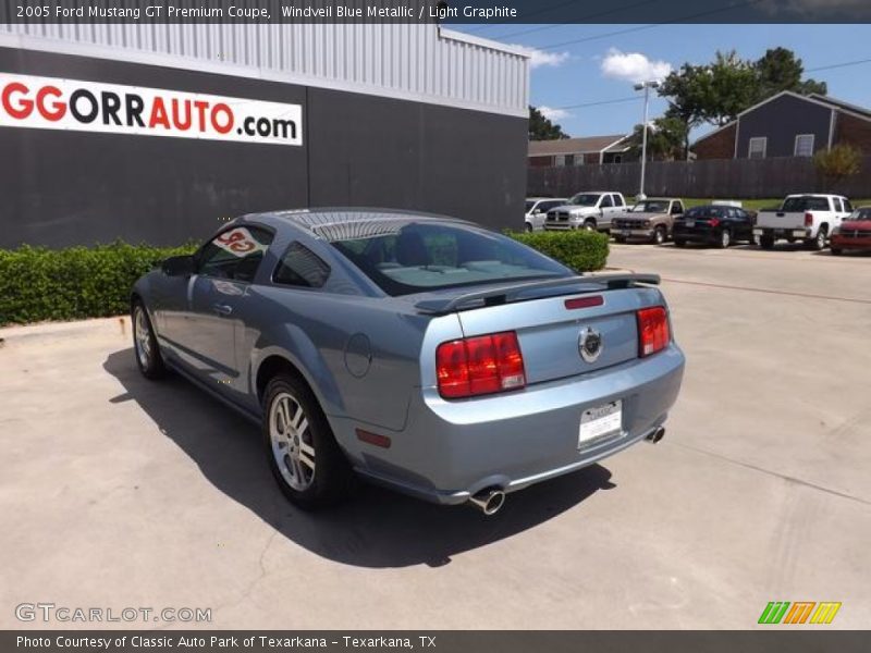 Windveil Blue Metallic / Light Graphite 2005 Ford Mustang GT Premium Coupe