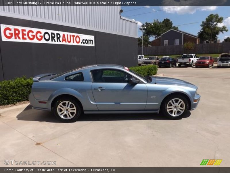 Windveil Blue Metallic / Light Graphite 2005 Ford Mustang GT Premium Coupe