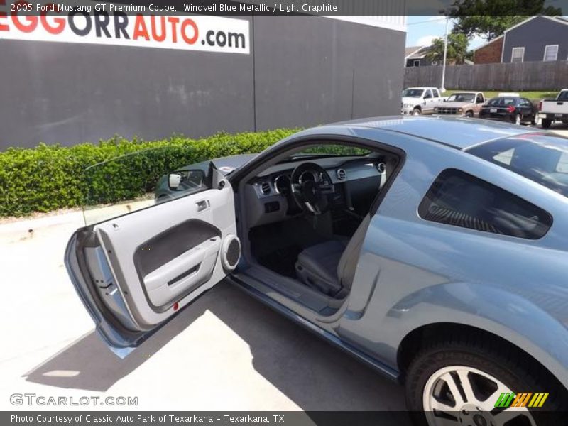 Windveil Blue Metallic / Light Graphite 2005 Ford Mustang GT Premium Coupe