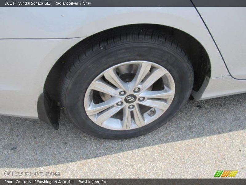 Radiant Silver / Gray 2011 Hyundai Sonata GLS