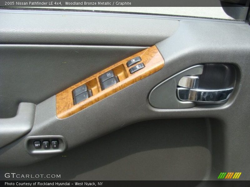 Woodland Bronze Metallic / Graphite 2005 Nissan Pathfinder LE 4x4