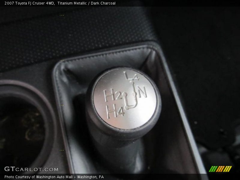 Titanium Metallic / Dark Charcoal 2007 Toyota FJ Cruiser 4WD
