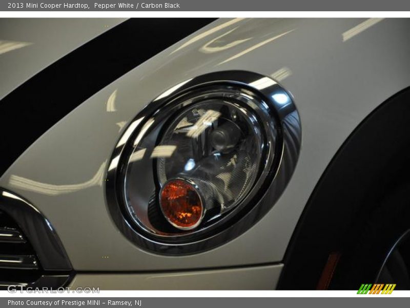 Pepper White / Carbon Black 2013 Mini Cooper Hardtop
