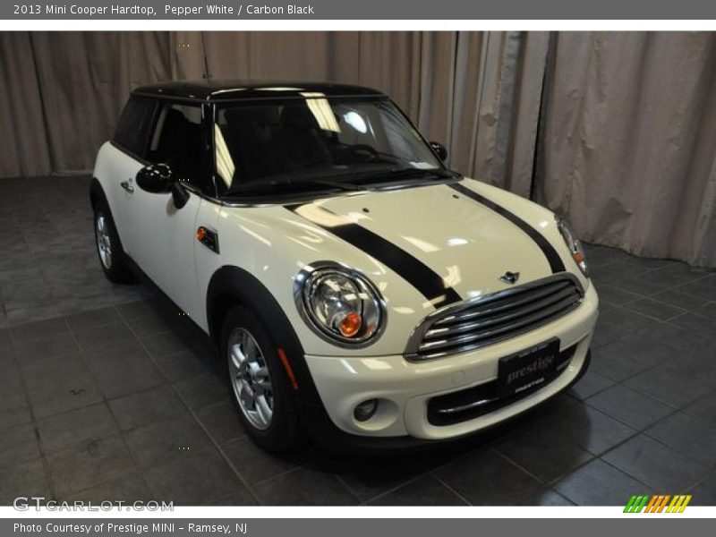 Pepper White / Carbon Black 2013 Mini Cooper Hardtop