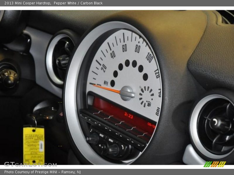 Pepper White / Carbon Black 2013 Mini Cooper Hardtop