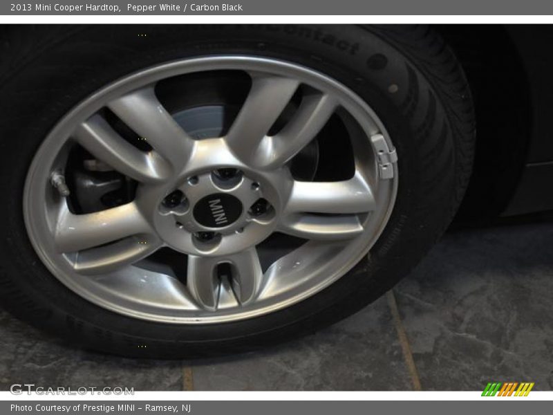 Pepper White / Carbon Black 2013 Mini Cooper Hardtop
