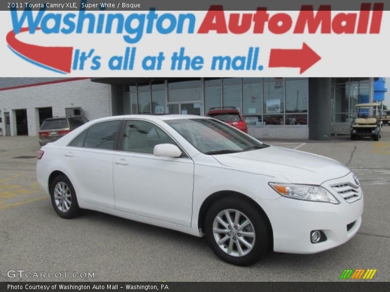 Super White / Bisque 2011 Toyota Camry XLE