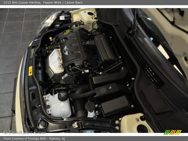 Pepper White / Carbon Black 2013 Mini Cooper Hardtop