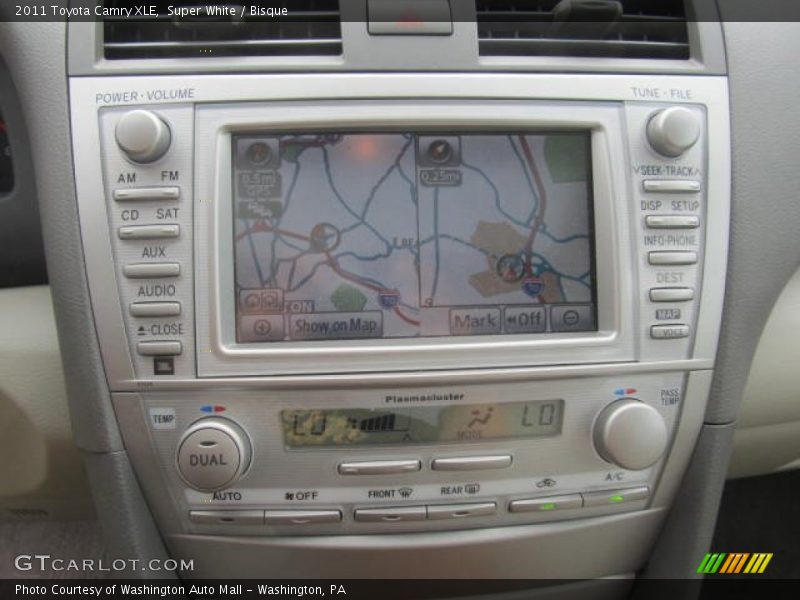 Super White / Bisque 2011 Toyota Camry XLE