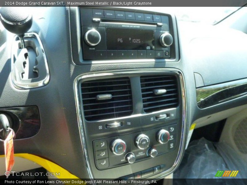 Maximum Steel Metallic / Black/Light Graystone 2014 Dodge Grand Caravan SXT
