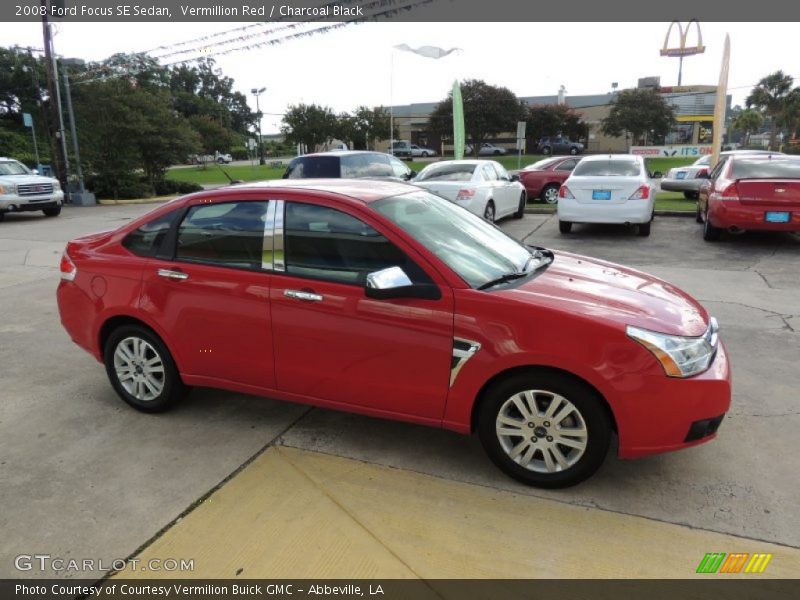 Vermillion Red / Charcoal Black 2008 Ford Focus SE Sedan
