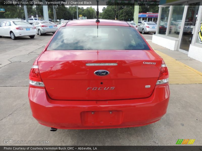 Vermillion Red / Charcoal Black 2008 Ford Focus SE Sedan
