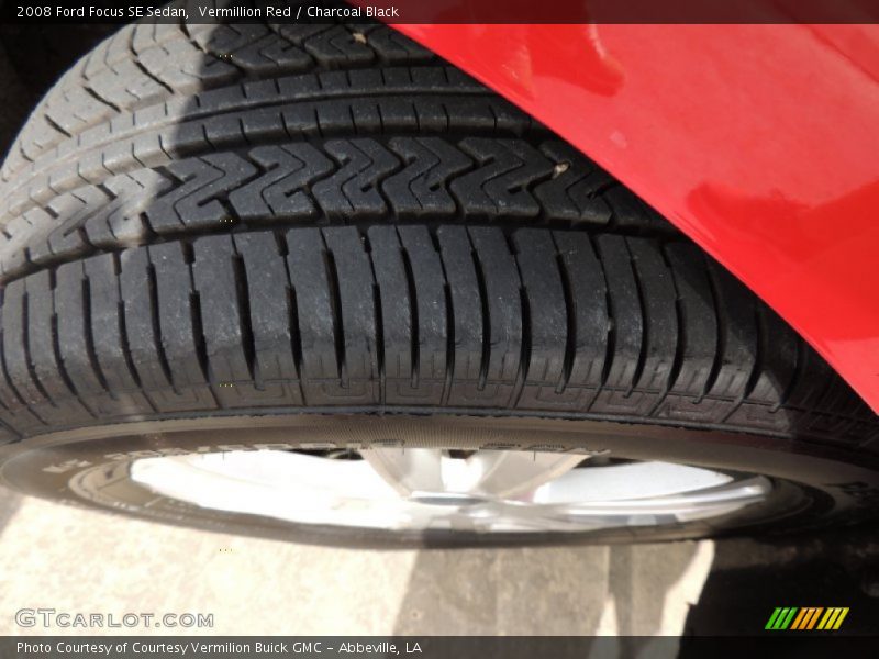 Vermillion Red / Charcoal Black 2008 Ford Focus SE Sedan