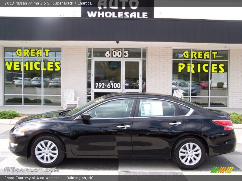 Super Black / Charcoal 2013 Nissan Altima 2.5 S