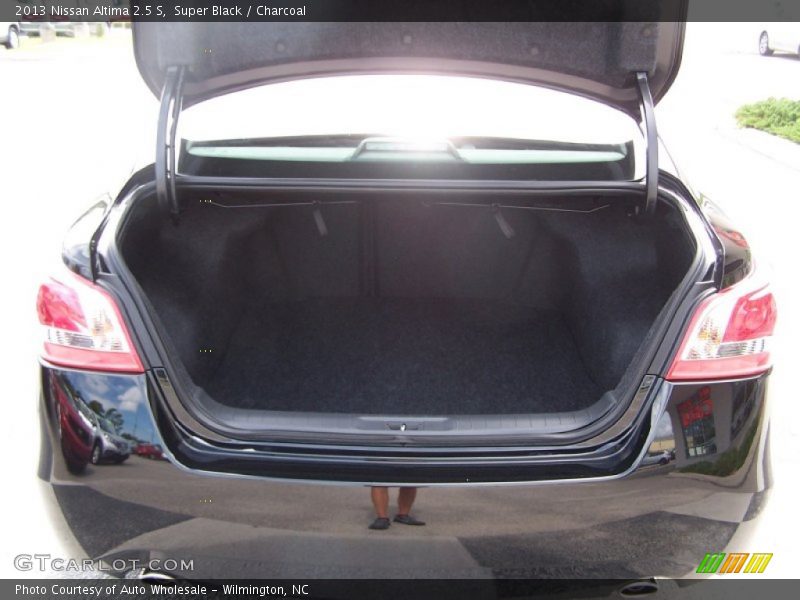 Super Black / Charcoal 2013 Nissan Altima 2.5 S