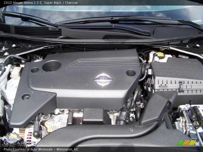 Super Black / Charcoal 2013 Nissan Altima 2.5 S