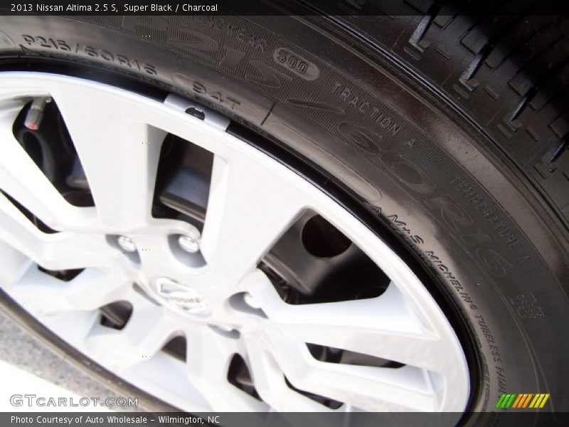 Super Black / Charcoal 2013 Nissan Altima 2.5 S