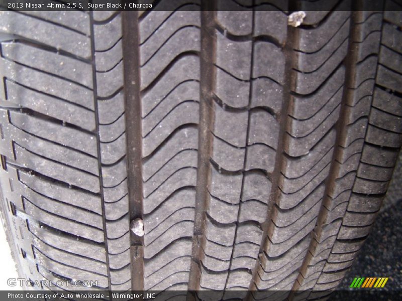 Super Black / Charcoal 2013 Nissan Altima 2.5 S