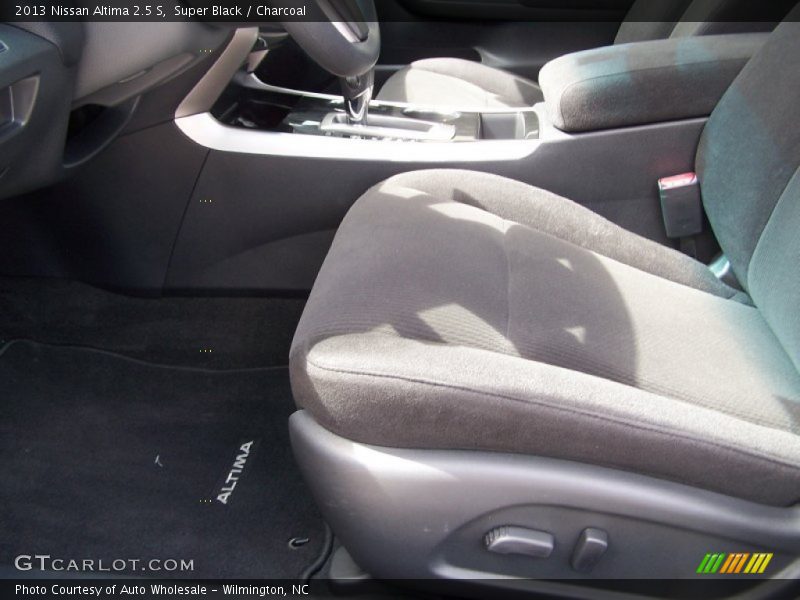 Super Black / Charcoal 2013 Nissan Altima 2.5 S