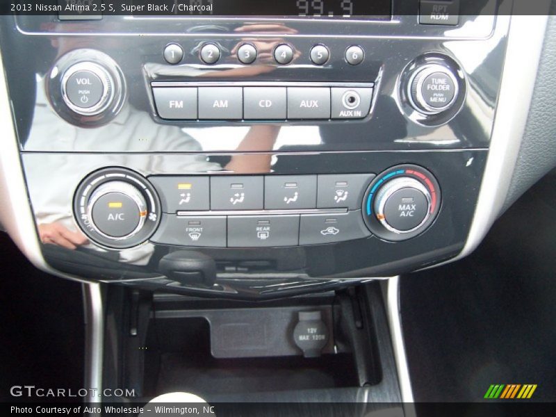 Super Black / Charcoal 2013 Nissan Altima 2.5 S