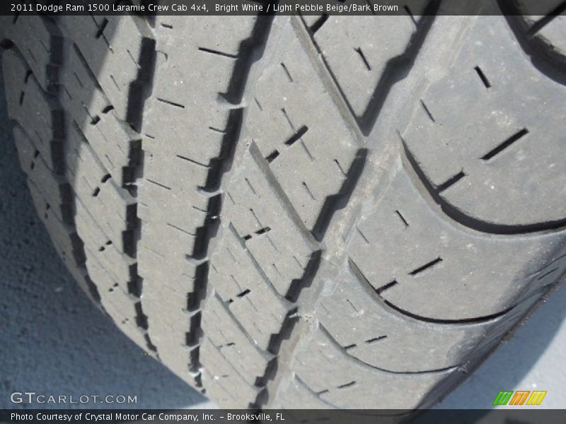 Bright White / Light Pebble Beige/Bark Brown 2011 Dodge Ram 1500 Laramie Crew Cab 4x4