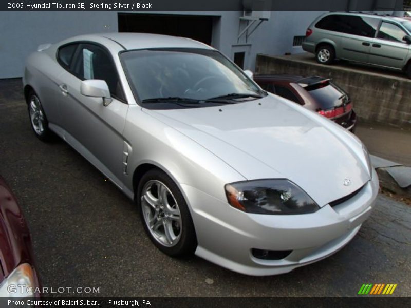 Sterling Silver / Black 2005 Hyundai Tiburon SE