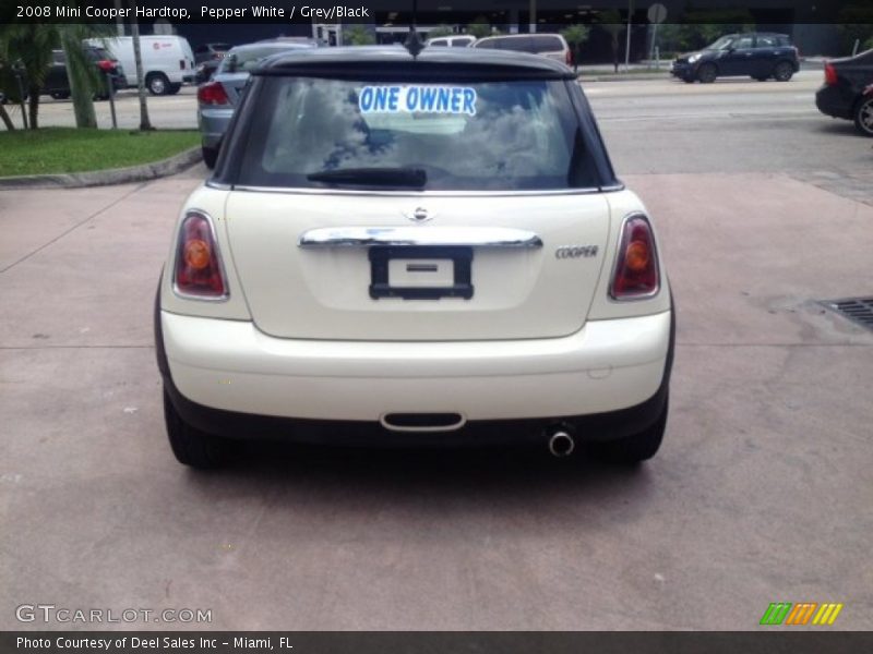 Pepper White / Grey/Black 2008 Mini Cooper Hardtop