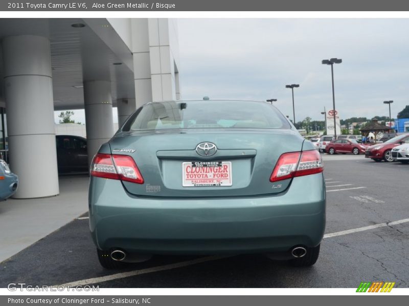 Aloe Green Metallic / Bisque 2011 Toyota Camry LE V6