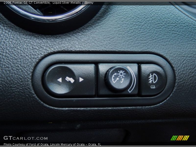 Controls of 2006 G6 GT Convertible