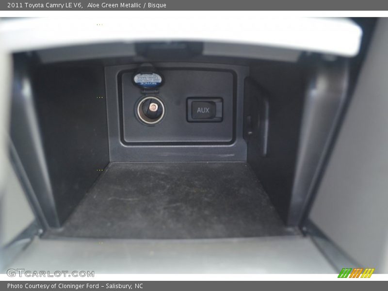 Aloe Green Metallic / Bisque 2011 Toyota Camry LE V6