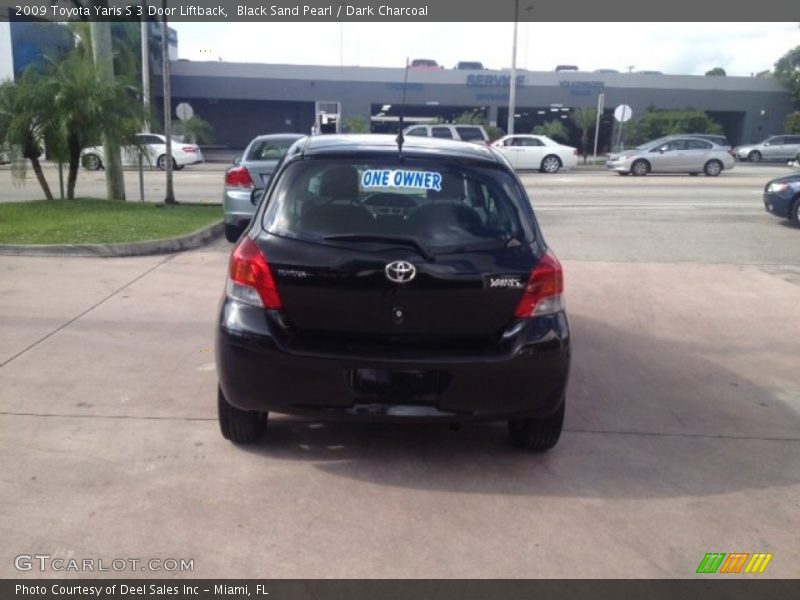 Black Sand Pearl / Dark Charcoal 2009 Toyota Yaris S 3 Door Liftback