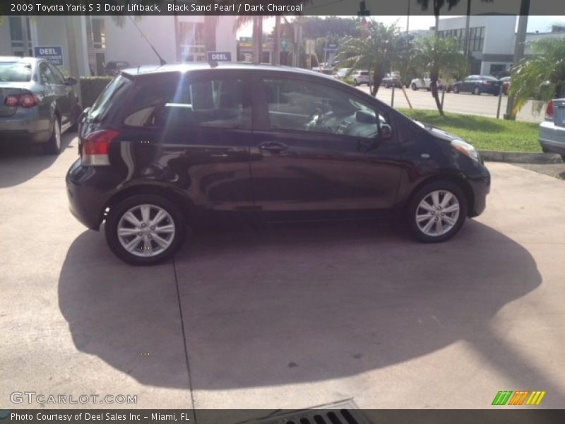 Black Sand Pearl / Dark Charcoal 2009 Toyota Yaris S 3 Door Liftback