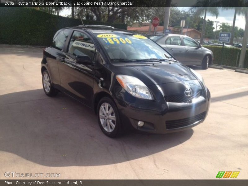 Black Sand Pearl / Dark Charcoal 2009 Toyota Yaris S 3 Door Liftback
