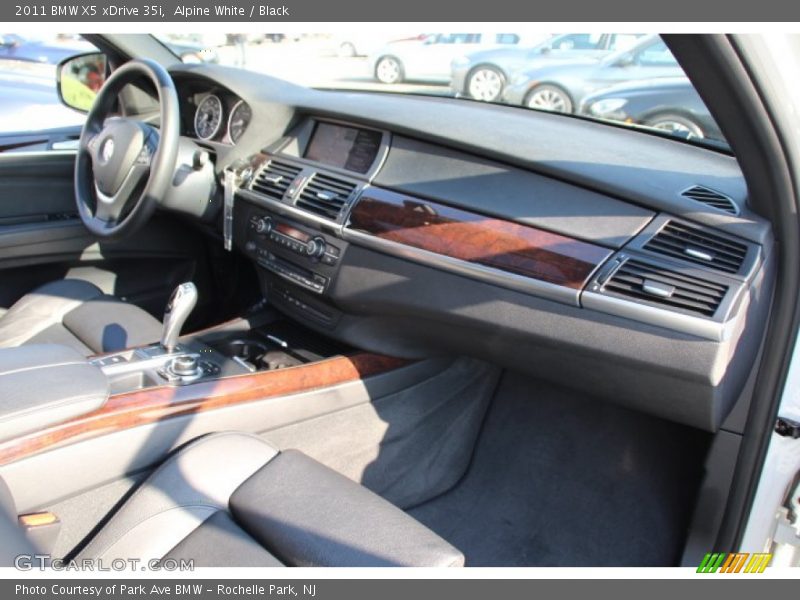 Alpine White / Black 2011 BMW X5 xDrive 35i