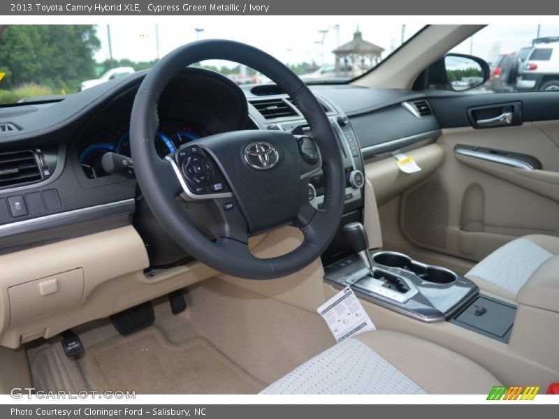 Cypress Green Metallic / Ivory 2013 Toyota Camry Hybrid XLE