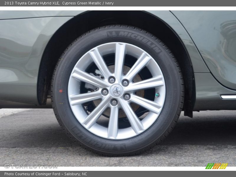 Cypress Green Metallic / Ivory 2013 Toyota Camry Hybrid XLE