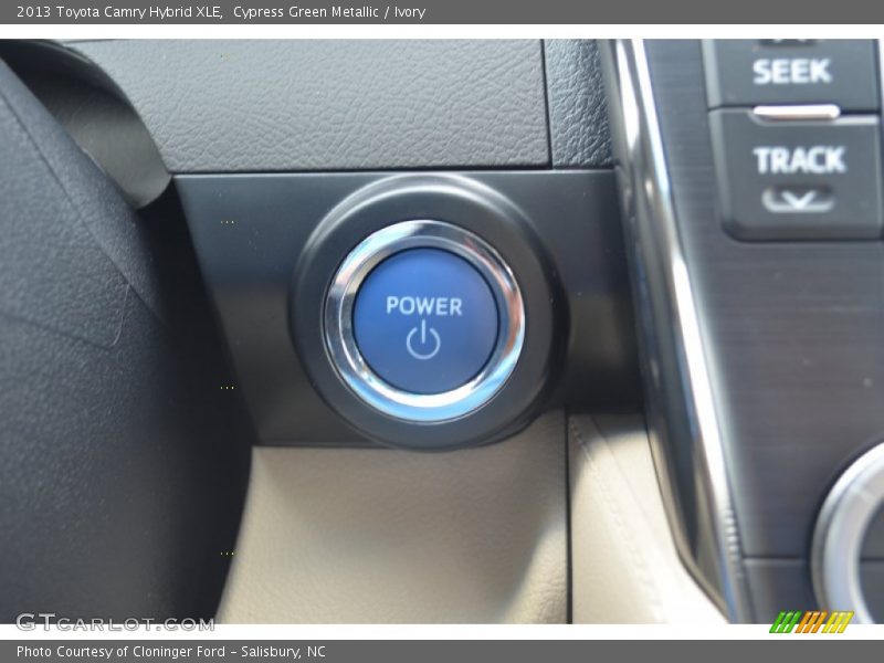 Cypress Green Metallic / Ivory 2013 Toyota Camry Hybrid XLE