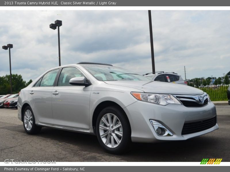 Classic Silver Metallic / Light Gray 2013 Toyota Camry Hybrid XLE