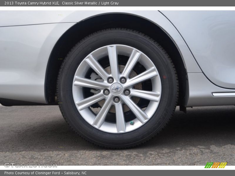 Classic Silver Metallic / Light Gray 2013 Toyota Camry Hybrid XLE