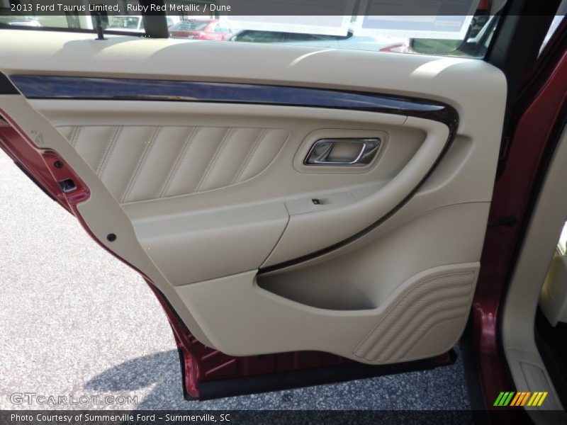 Ruby Red Metallic / Dune 2013 Ford Taurus Limited