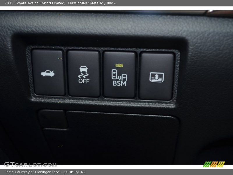 Classic Silver Metallic / Black 2013 Toyota Avalon Hybrid Limited