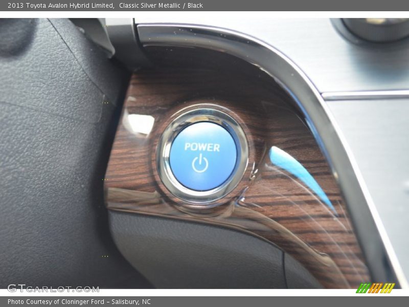 Classic Silver Metallic / Black 2013 Toyota Avalon Hybrid Limited